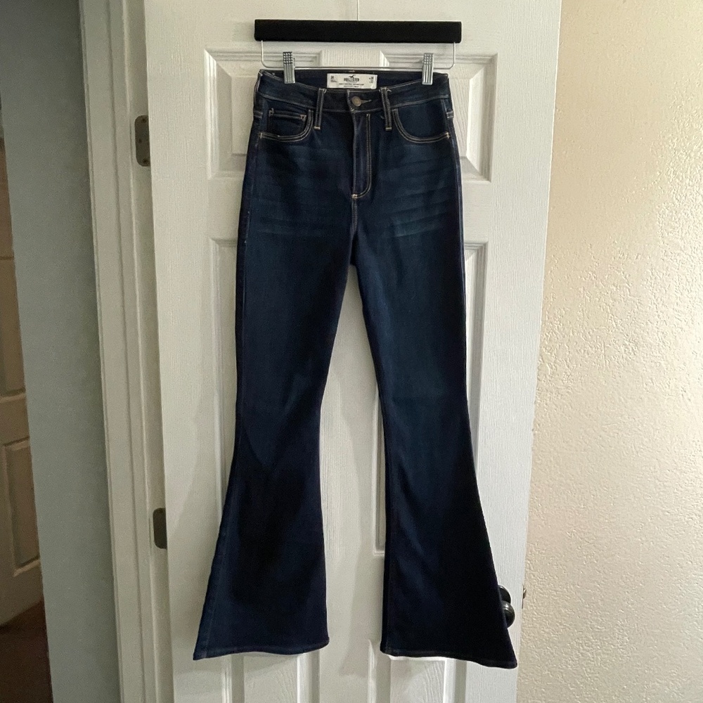 Hollister “Curvy High Rise Vintage Flare” Jeans — Size 26